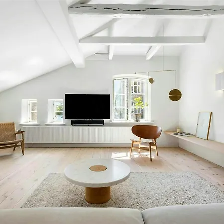 19th-century Flat By The Lakes In *